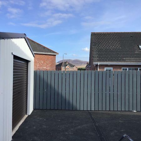 Slievenagarragh. A House In The Garden Villa Hilltown Bagian luar foto